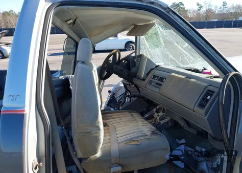 1992 GMC Sierra C1500 из США, поврежденный, VIN 1GTDC14K9NE528995